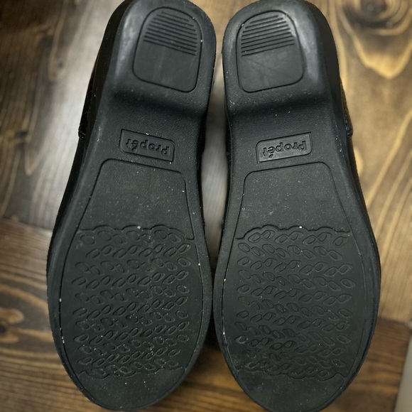Propet Loafer Slip-Ons - Picture 5 of 6